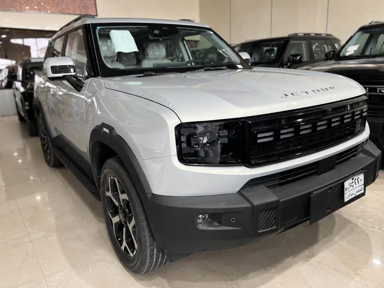جیتور T1 1.5T PHEV لكجري (بلك-ان هايبرد🔋) ✅

الموديل :2027 زيرو ضمان شركة هارلم 

 المحرك: 1.5 لتر توربو 4 أسطوانات حقن مباشر + محرك كهربائي القوة الاجمالية 340 حصان
عزم الدوران (نيوتن-م): 530
ناقل الحركة: أوتوماتيكي مخصص لنظام الهايبرد 1DHT
نظام الدفع: دفع امامي
سعة البطارية كيلووات/س: 26.7
 استهلاك الوقود: المدى بشحنة كهربائية وتعبئة وقود كاملة يصل إلى 1000 كم (WLTC)
استهلاك الوقود: 5.2 لتر لكل 100 كم
الضمان الأساسي: 6 سنوات وعداد كيلومتر مفتوح
ضمان المحرك: 10 سنوات او 1،000،000 كم ( أيهما اولاً / للمالك الأول )
ضمان البطارية : 8 سنوات او 150,000 كم ( ايهما اولاً )

المواصفات:

*بانوراما 1.1م
*إطارات 19 إنچ
*صندوق كهربائي 
*رادار تفاعلي
*قيادة شبه الذاتية
*مانع تصادم امامي
*تحذير من الاصطدام الامامي والخلفي
*كاميرات محيطية 540 درجة
*حساسات أمامية وخلفية
*نقطة العمياء 
*تحذير مغادرة المسار
*مساعدة للبقاء في المسار
*انماط قيادة متعددة (تشمل قيادة هايبرد او كهربائية بالكامل)
*شاشة التحكم 15.6 إنچ
*شاشة القيادة 10.25 إنچ
*نظام صوتي متطور 9 سماعات من Sony
*أبل كاربلاي وأندرويد أوتو لاسلكي
*نظام اوامر وتحكم صوتي
*مقصورة الركاب من الجلد الفاخر 
*مقاعد السائق والراكب كهربائي ومبرد
*مقعد السائق ذاكرة
*مقعد الراكب مزود بمسند كهربائي للأرجل 
*إنارة ترحيبية مع إنارة محيطية متعددة الالوان 
*مصابيح أمامية وخلفية أوتوماتيكية LED 
*التكييف التلقائي مع الضوء القريب والبعيد
*نظام تقليل الضجيج النشط مع زجاج مزدوج
*المرايا الجانبية قابلة للطي كهربائياً ومدفأة
*دخول ذكي وتشغيل عن بعد
*خاصية إغلاق نوافذ وفتحة السقف عن بعد
*شاحن هاتف لاسلكي سريع
*مسند الذراع الوسطي مع ثلاجة
*ماسحات مع حساس للمطر

شركة الفرس الأبيض لتجارة السيارات_ بغداد معارض البياع-الشارع المميز -مجاور سونار البياع 📍

📞 للتواصل :

☎***********
☎***********

☎***********
☎***********
