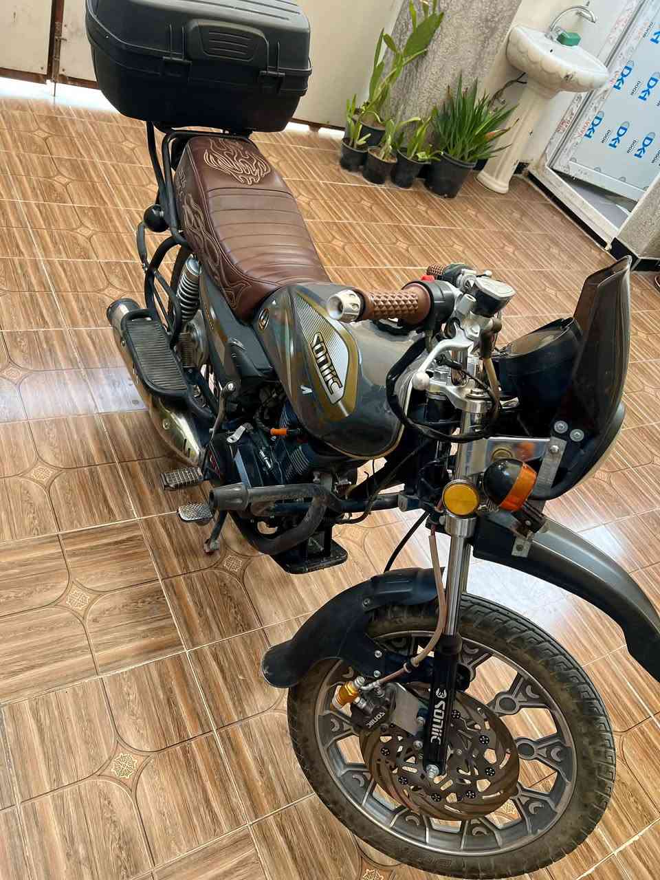السلام عليكم
دراجه سونك N-MAX مكينه 200cc ضاغطة وزنجيل CBF موديل 26 كفاله عامة شرط مكينه بعدها وضع شركة
السعر مليون و50 وبيه مجال
مكاني ناحية كنعان للاستفسار ***********
