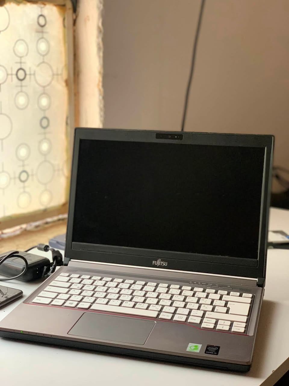لابتوب فوجتسو
مواصفات:

معالج intel core i3 4000M

رامات 16gb ddr3

تخزين ssd 240gb

كارت شاشة hd 4600

نظام windows 11 كامل وي كل البرامج المكتبية ومجموعة ال office 

لابتوب نظيف وسريع تكدر هم تنزل عليه العاب خفيفة 

مثبت عليه PES17 تشتغل بسلاسة 

واي برنامج تريدة اثبتة الك

**ملاحظة : البطارية هابطة تحتاج تبديل

يجي وي الابتوب جنطة 

سعر 130 ألف توصيل جميع محافظات العراق

واتساب ***********

