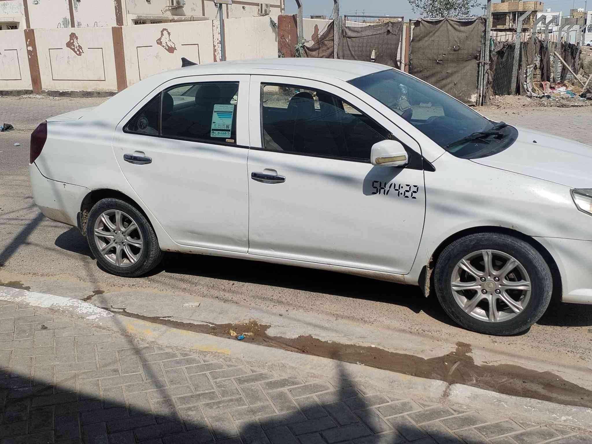 السلام عليكم ورحمة الله وبركاته جيلي موديل ٢٠١٣ مكفوله من الضربه والصبغ كير مكينه تبريد ثلج بسمي سنويه لل ٢٩ الرقم الدولي تخم تاير جاهزة
السعر 32$$  وبيها مجال متوازي ع البيع مكانها الديوانيه
***********
والخاص مفتوح
