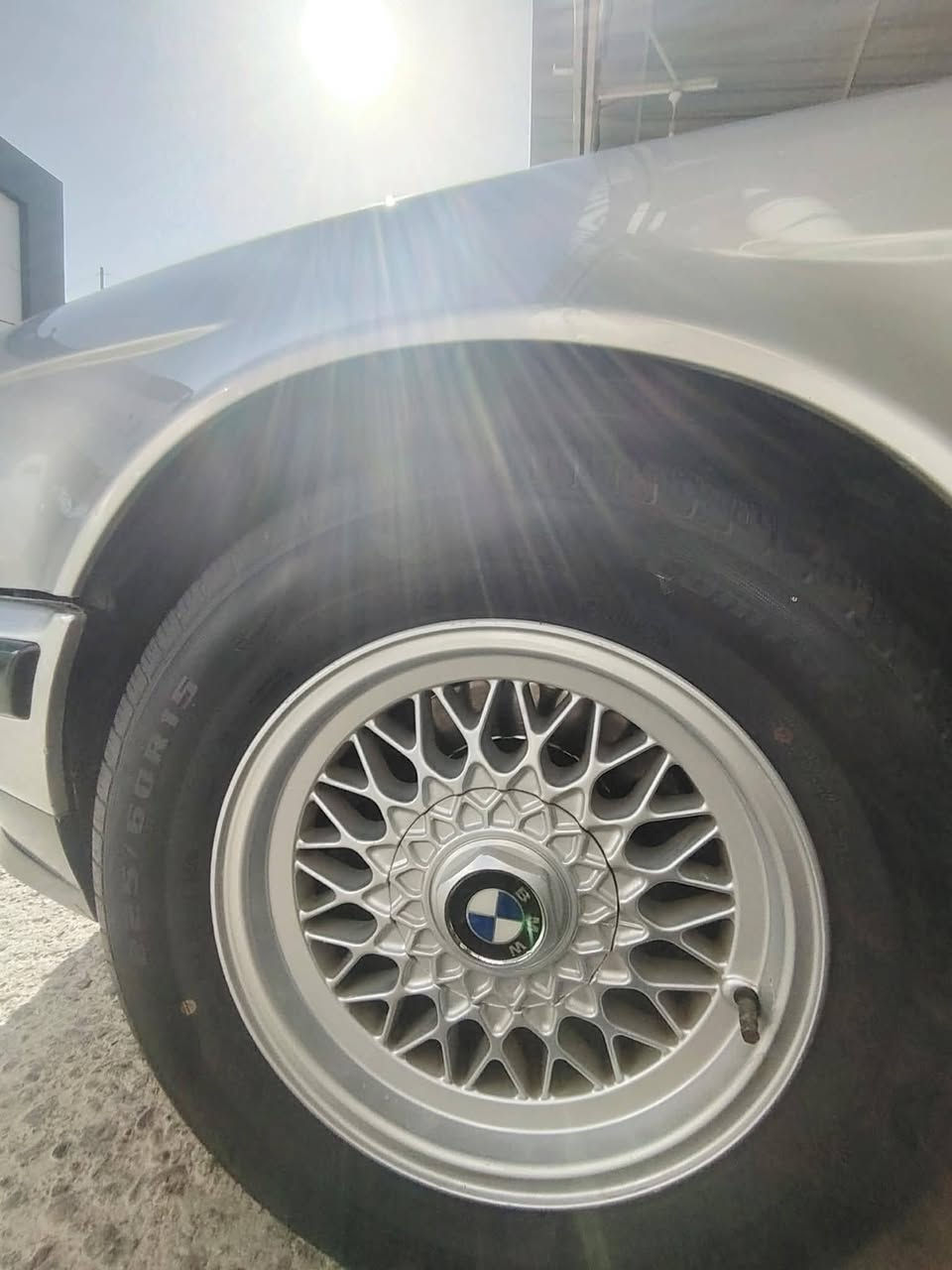 BMW موديل 1991 باب صبغ فقط رقم نينوئ الماني شرط التحويل السياره وضع شركه للتواصل *********** موقع السياره الموصل
