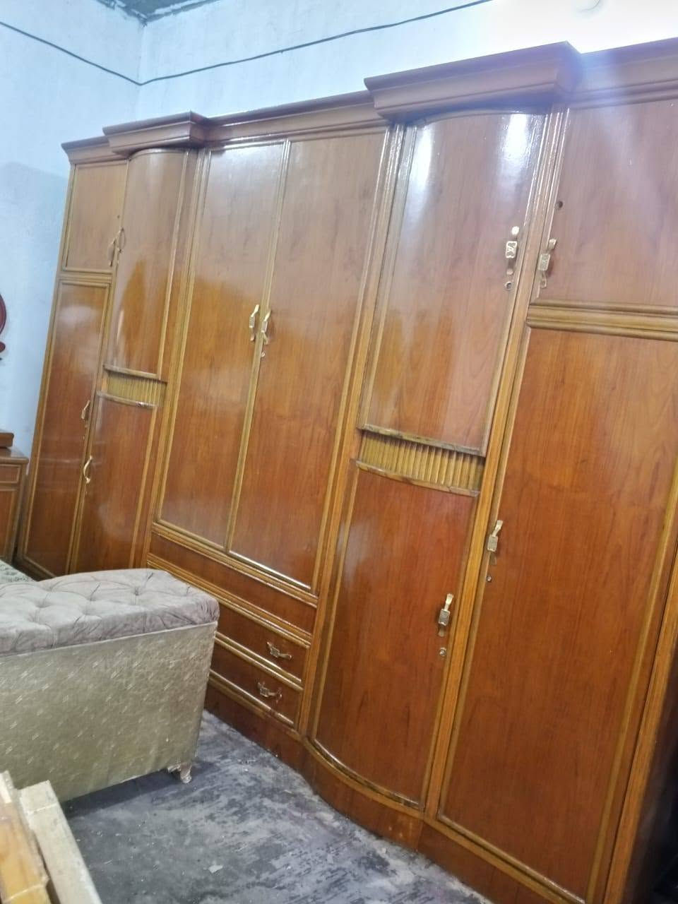 650غرفه ست ابواب صاج داخل وخارج نفخ زاويه كنتوريه هيه شالوزه هيه جزامه للخزن بغداد الحسينيه مال الراشديه وعندي توصيل ***********
