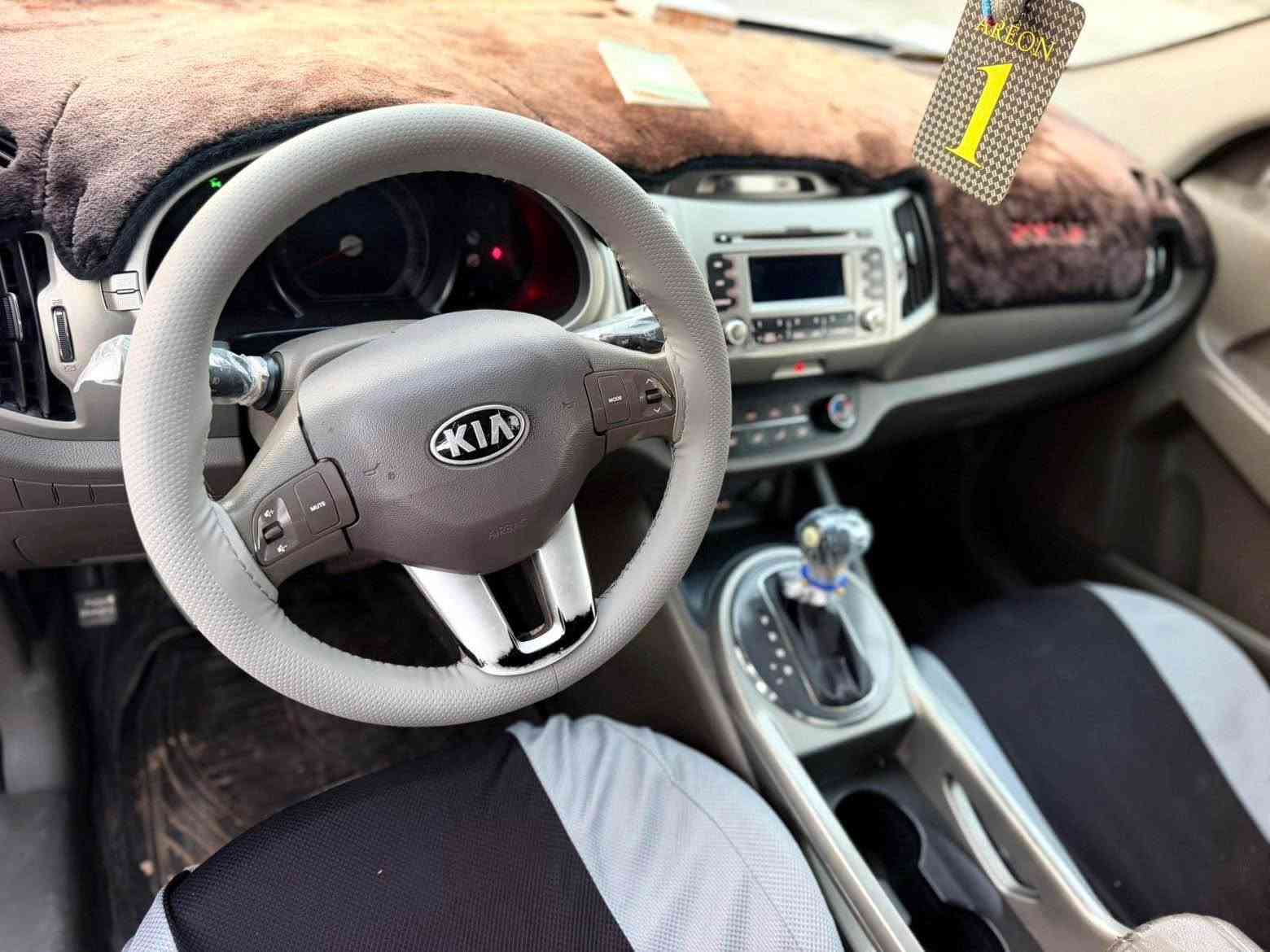 🚘 كيا سبورتاج 2012 خليجي – فول مواصفات

🔸داخل أصفر
🔸 فول مواصفات، ما عدا البصمة واللايت
🔸 صبغ قطعتين فقط مع بعض البادرات البسيطة
🔸 الشاصي، القير، المكينه والتبريد بدون أي عيب ✅

🔸 تايرات جديدة
🔸 صدرية جديدة

✨ المواصفات:
ABS • حساسات • كاميرا خلفية • ويل كبات • مرايا إشارات • فوليم • وغيرها من المواصفات

📋 السيارة باسمنا، والتسجيل جديد لغاية 2031
📄 تحويل وغرامات حاضرة

❤️ سيارة نظيفة جداً، عائلية ومناسبة للاستعمال اليومي

💰 سعر البيع: 113 ورقة

📍 الموقع: كلار

📞 للاتصال والواتساب:
***********

📞 الرقم الثاني:
***********

کیا سپۆرتاج 2012. خلیجی. ناو زەرد. فول مواسەفات. بەس بەسمە و لایت نیە. دووپارچەی بۆیاخە هەندئ ساردی هەیە. بەشەردی گیر و مەکینە و تبرید بئ عەیبی. مەکینە ٢٤ …تاییە و سەدری تازەیە. مواسەفات(ABS. حاسە. کامیرا. ویل کەپ. ئاوینە ئیشارە. ڤۆلیوم. …هتد)سەیارەکە بەناوی خۆمانەوەیە تاکو ٢٠٣١ تازەیە. بەشەردی تحویل و غەرامە. سەیارەیەکی زۆرپاک و مالی دۆستە. سعر فرۆشتن ١١٣ گەلایە

شوین. کەلار

ژ.م.     ***********

واتس اپی لەسەرە

ژ. م کۆرەک *********** كالار, السليمانية
