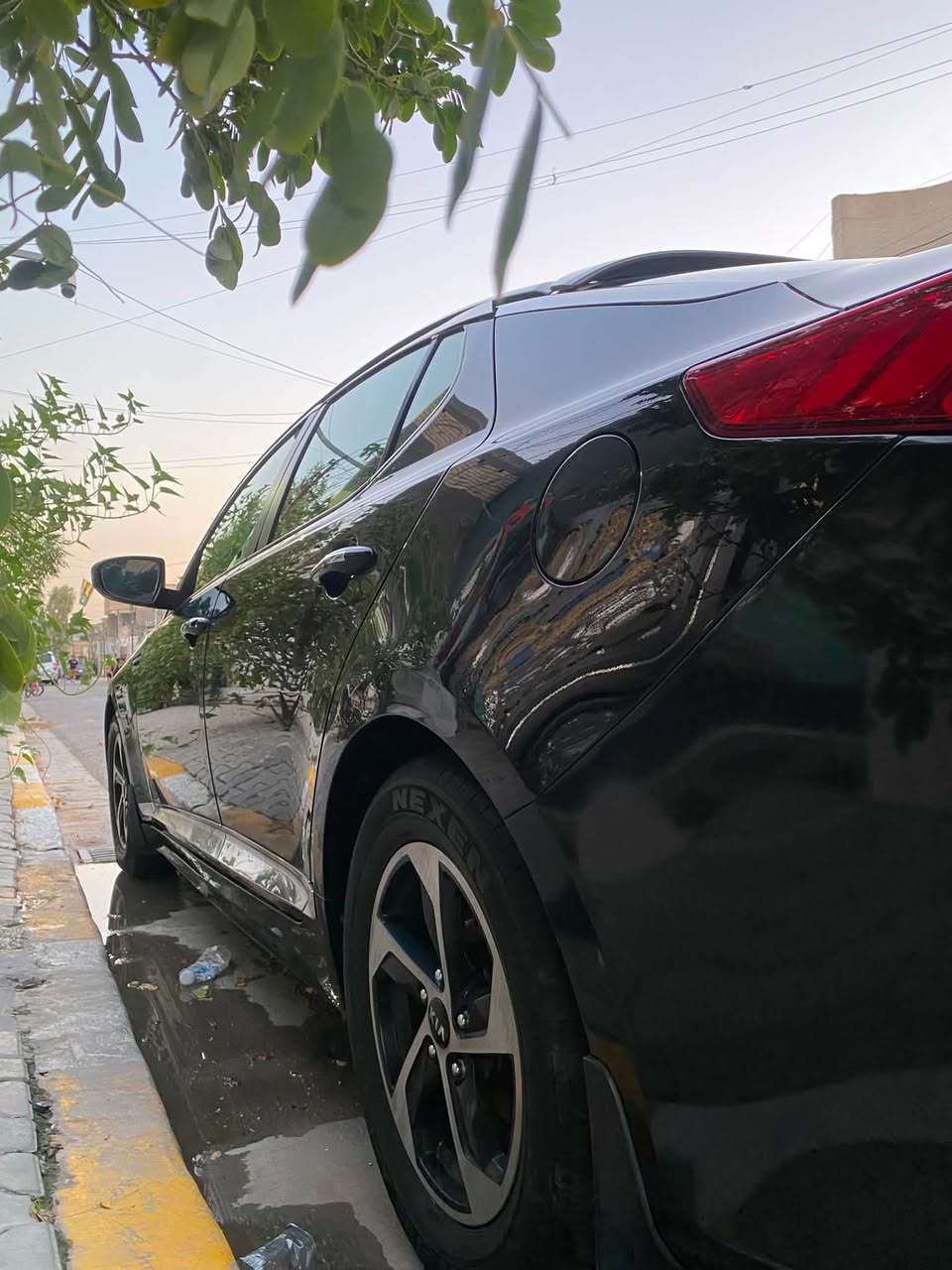 السلام عليكم اوبتما موديل 15 وارد امريكي
2400 جي دي اي رقم بغداد انكليزي باسمي 
حادثها قطعه وحده جاملغ عكس السايق بس سعر 104 وبيها مجال 
 مكانها بغداد الكاظميه ***********
