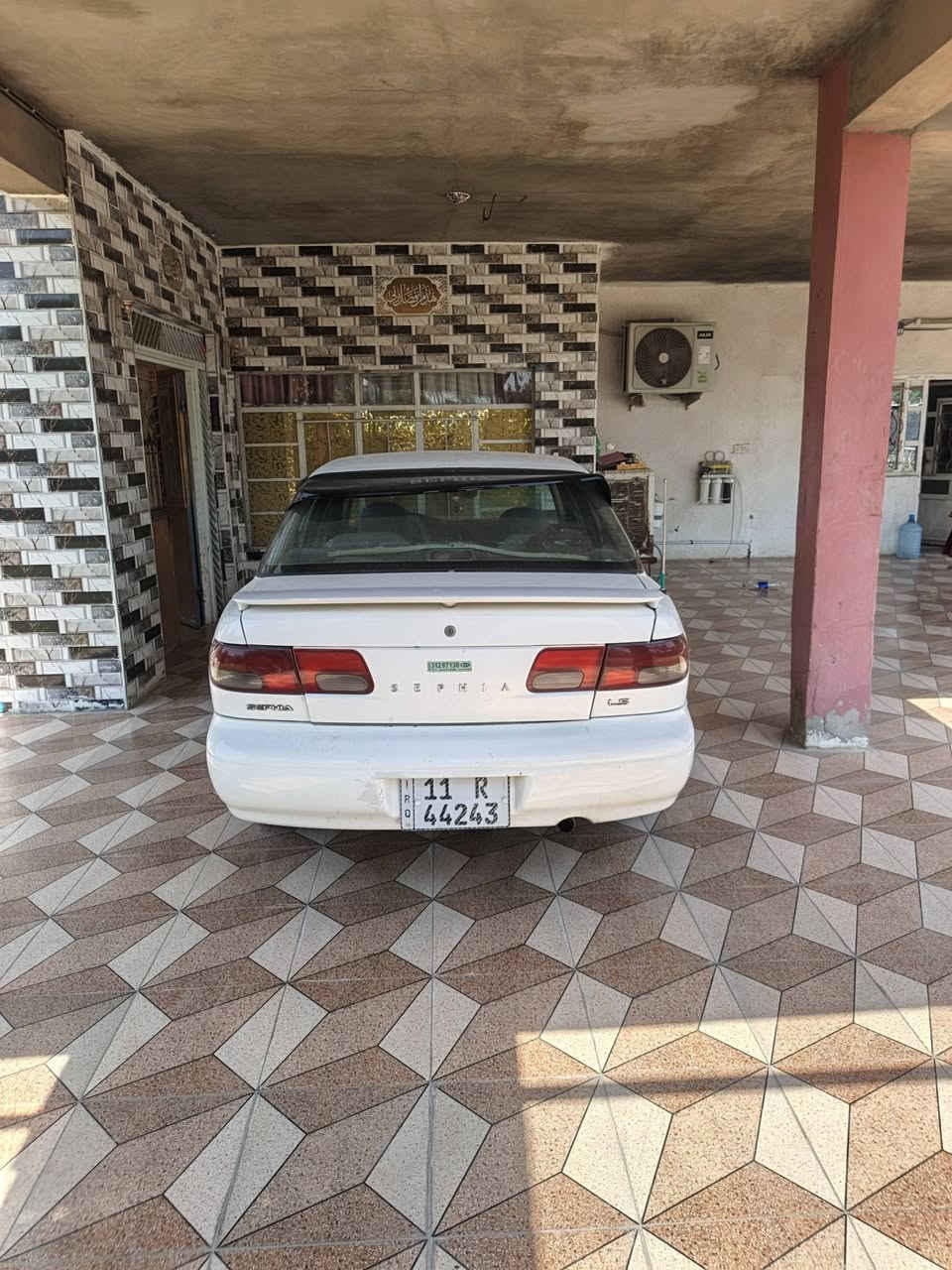 كيا سيفية موديل ٩٥ رقم بغداد إنكليزي تبريد ثلج السيارة كير و محرك  وشواصي كلهة مكفولة (  مكان السيارة أطراف الشعلة إبراهيم بن علي) السعر اتصل ‏‪***********‬‏
