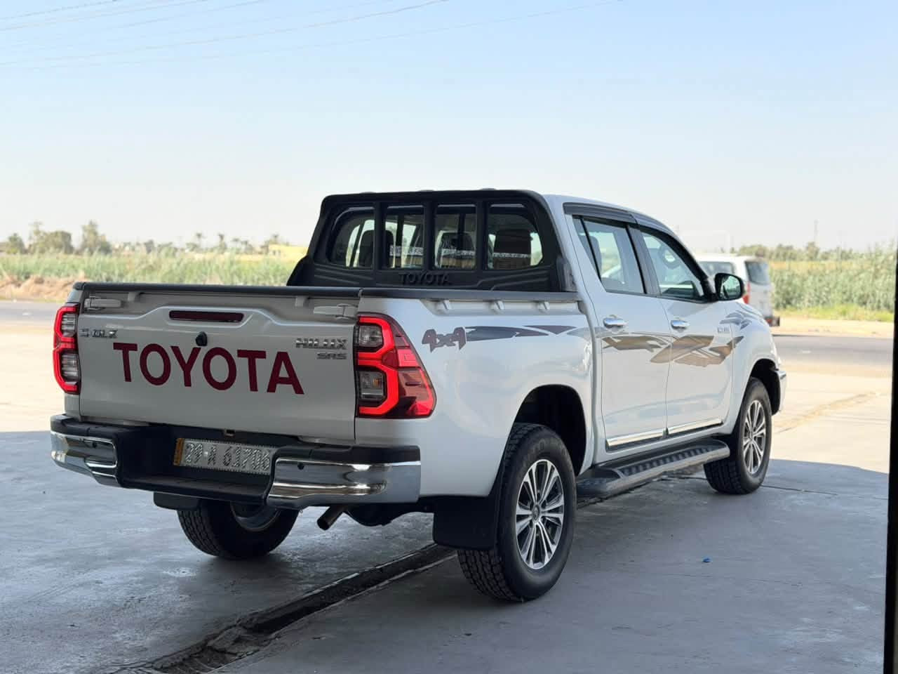 السلام عليكم
للبيع  تويوتا هايلوكس 2021 فورويل 4x4

اوتوماتيك 

سعودي باب الاول

بصمة وبصمة ابواب وياها اثنين بصمات مال شركه

تبريد قطعتين وتبريد كشنات وتدفئة كشنات

شاشه كبيره وكامره خلفيه وحساسات

مثبت سرعه

مانع انزلاق

دفلوك خلفي وامامي

وباقي المواصفات المعروفهه 

ماشيه 77  الف 

السياره جديده كلش وحلوه  

العنوان بغداد تقاطع النهروان

***********
