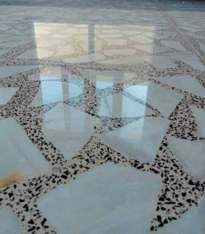 خالد لجلي الموقعي
جلي جميع انواع الكاشي والمرمر والكرانيت
هاتف ***********
