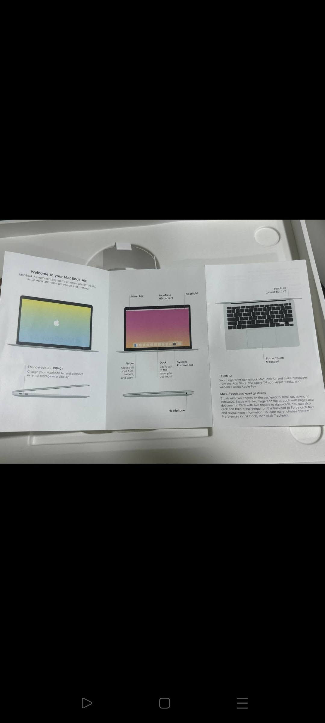 ماك بوك اير 2020
للبيع: MacBook Air 13-inch (موديل 2020)  (أخت الجديد) السلام عليكم، متوفر لابتوب ماك بوك إير نظيف جداً جداً وبحالة ممتازة للاستخدام:المعالج: Intel Core i3 بسرعة 1.1 جيجاهرتز.الذاكرة (RAM): 8 جيجابايت.المساحة التخزينية: 256 جيجابايت SSD.اللون: ذهبي مميز (Gold).النظافة: الهيكل الخارجي والشاشة نظيفة جداً (بدون أي شخوط أو عيوب وتعتبر أخت الجديدة تماماً).

الملحقات: متوفر مع اللابتوب كرتونته الأصلية + الشاحن الأصلي مالتها + وصل الضمان القديم.
الموقع: بغداد/ عامريه 
السعر: 500,000 دينار عراقي (وبيه مجال بسيط جداً للشراي والمهتم الجاد). للتواصل والاستفسار: *********** واتس اب موجود .
