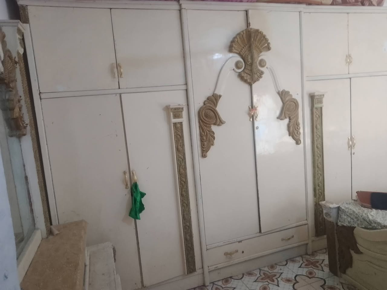 غرفه خشب • عراقيه • بيع مستعجل