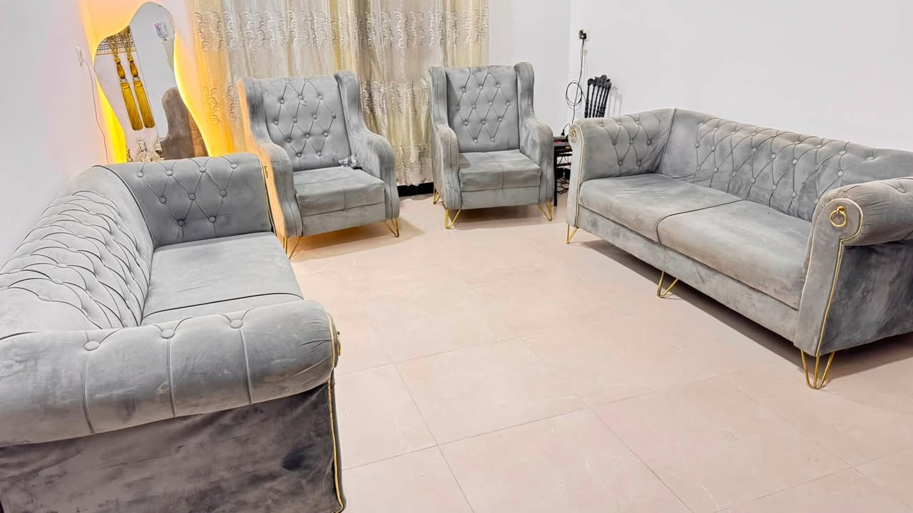 تخم للبيع عشر مقاعد اكو قطعه بعد مطالعه بالتصوير مكاني بغداد اخذته ب300 الف ابيع ب200 الف واتساب ***********
