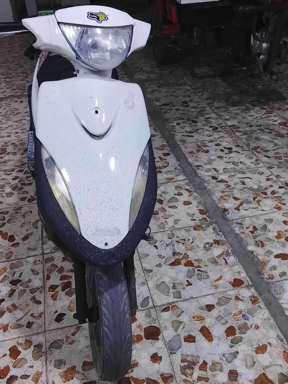 السلام عليكم
ماكس عدله
مكينة بلادي برغي ما مفتوح 
كلجات رياضي فتحات تهوية  
الدراجة يرادلها تقفيل كفرات و تريشة 
السعر 400
مكاني الدورة ابو دشير 
الاتصال ***********
