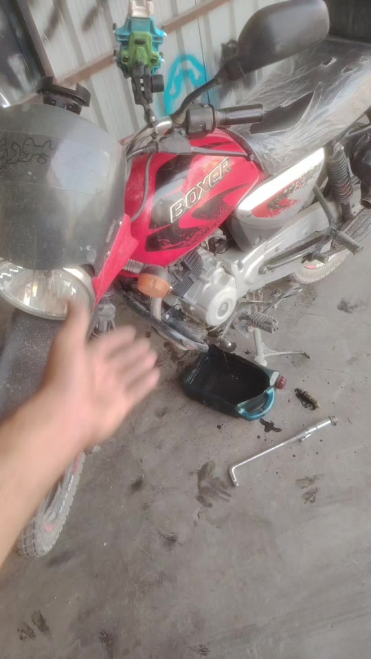تبديل كلجات دراجه بوكسر اصلي شركه وكاله جميع ادوات احتياطيه عنوان بغداد دوره البوعيثه لتواصل *********** الإدارة حيدر الوكيل #دراجات_نارية #دراجه_ناريه #تبديل_كلجات #تعمير_دراجات #صيانة_دراجات_نارية 
