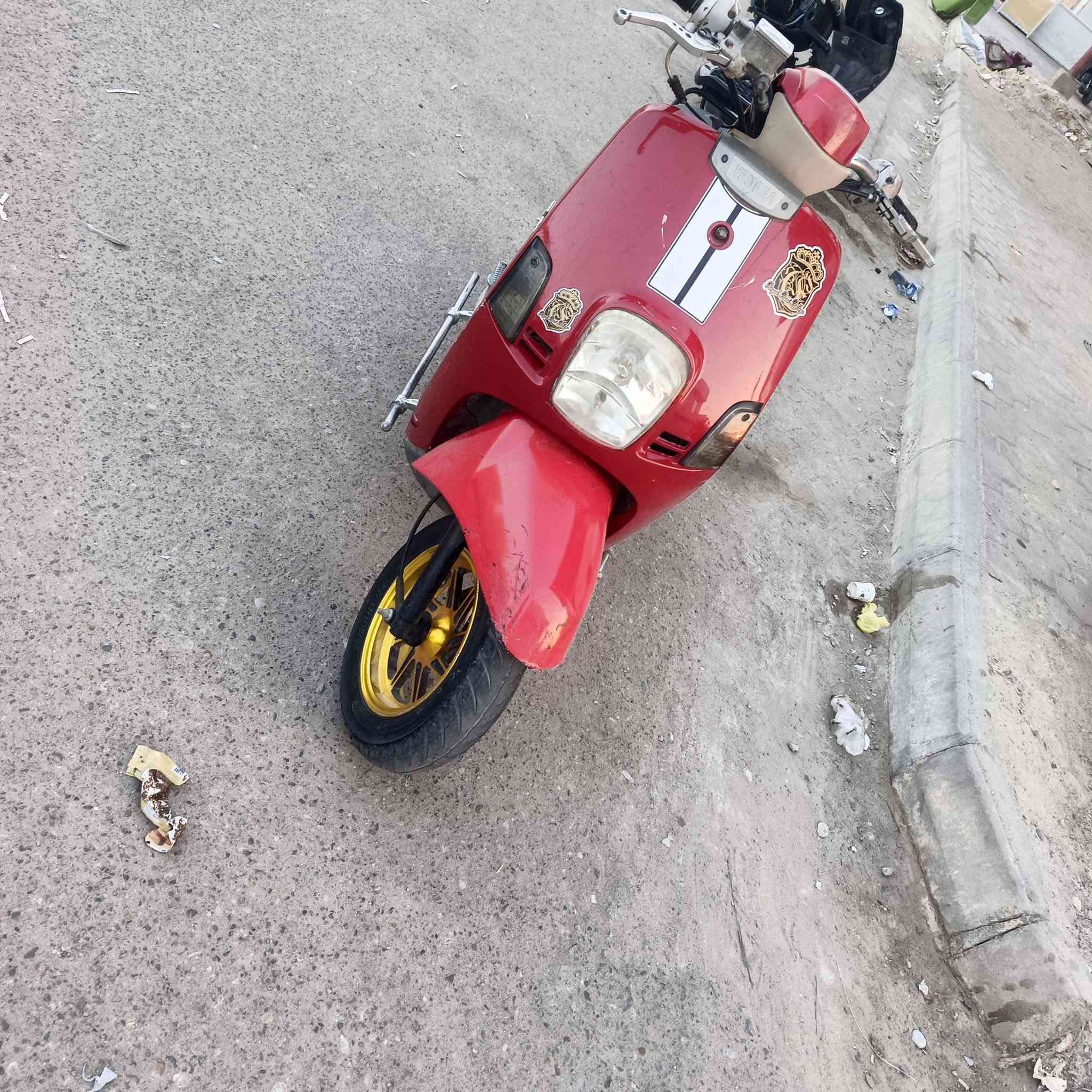 بوليس درجه مفتوحة كلشي شغاله بيه كج سرعه سلف هندي اشاير دبل اشاره كج لبنزين  فقط يحتجلها كلج امامي مابيه شالعه سعر 400او بيه مجال بسيط مكاني صويره حي الاسرى بشارع الفوج ***********
