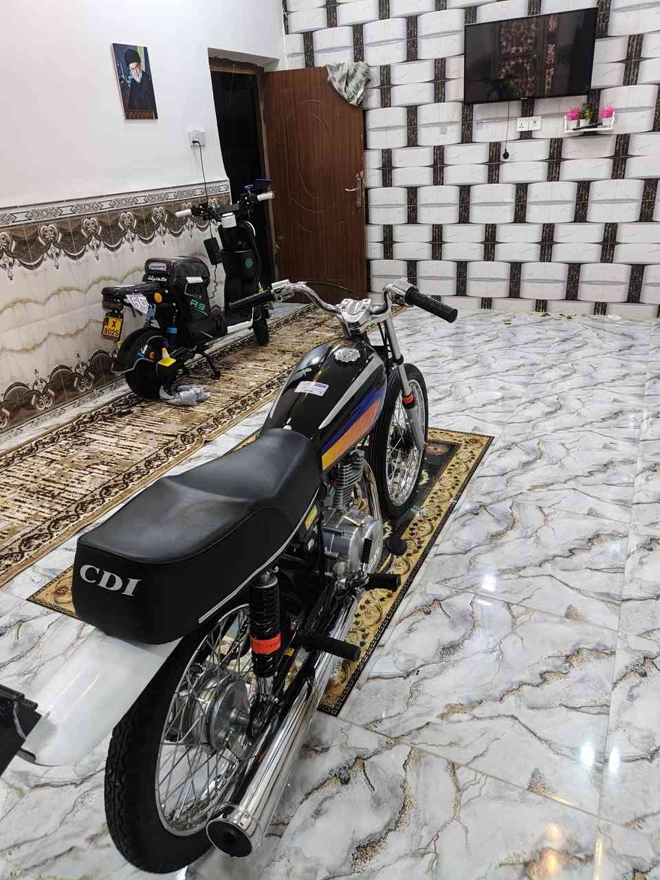 السلام عليكم دراجه للبيع سكنر مديل 27وتمعيره 26دراجه جاهزه مكينه سيجي مكفول ما مفتوحه أوراق سكنر السعر 825وبيهامجال قليل المكان قضاء الشطره رقم الهاتف ***********
