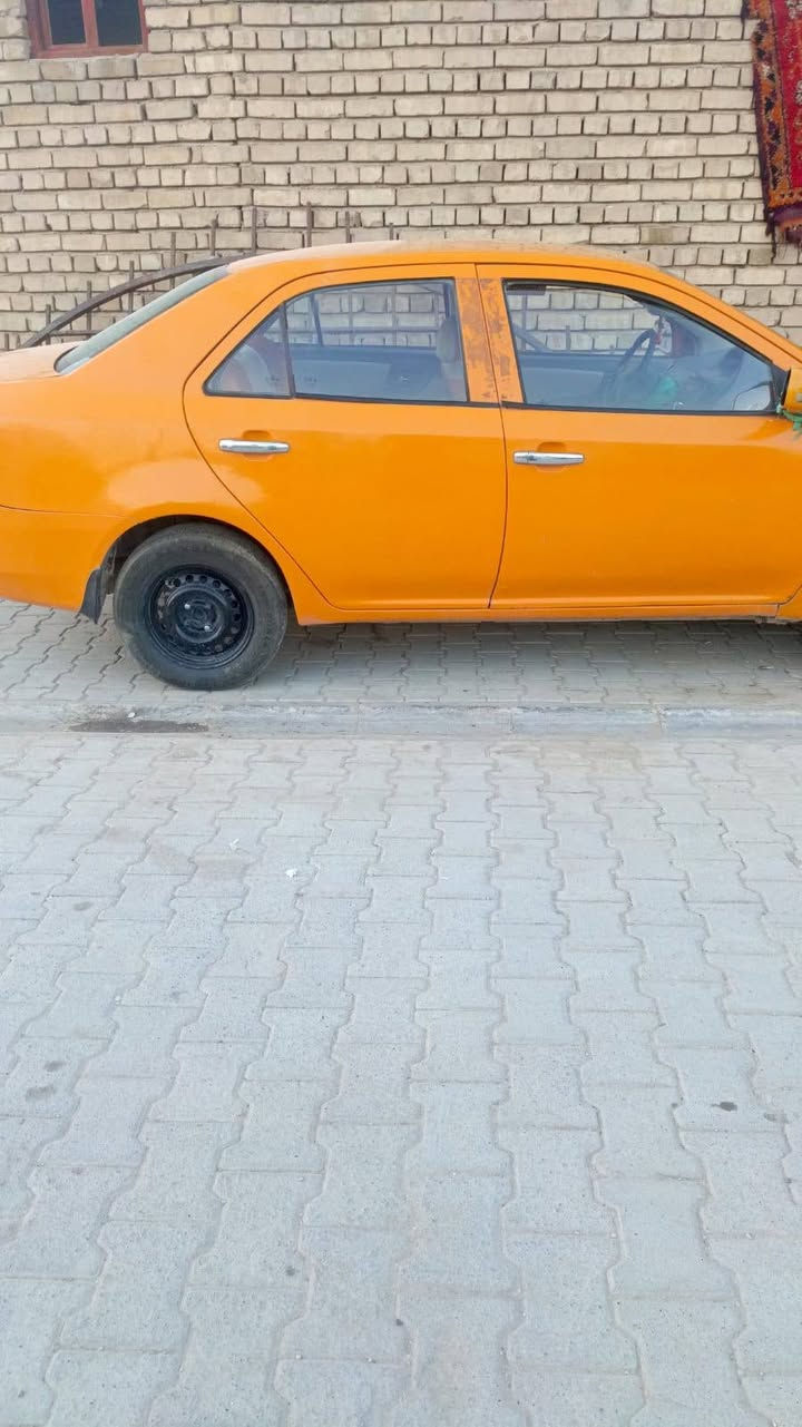 السلام عليكم جيلي ام كي 2011
بسبب الوعود الكاذبه أعادت نشر

سياره جاهزه كير ومكينه 1800 لاتبخير ولاتنقيص 
سنويه ل2028 رقم بغداد نكليزلي
مصفره هيئة وغرامات
كهربائيات كلها شغاله جام وبيبان
سعر 25وبيها مجال 
المكان ذي قار قظاء الجبايش
رقم الهاتف،***********
