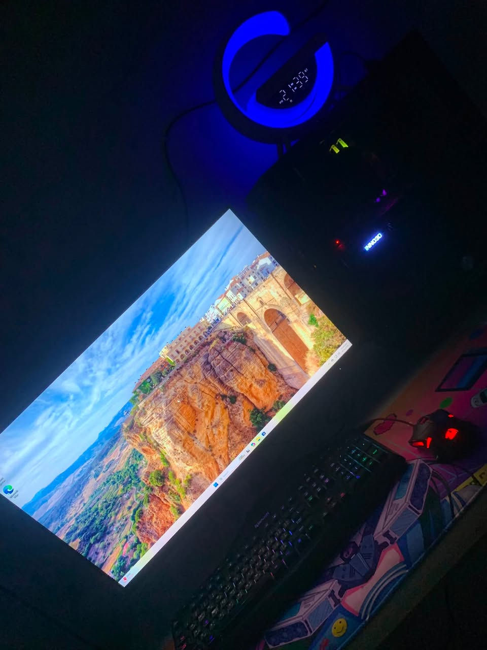 سلام عليكم اخوان نظافه ٩٠ ٪؜ للبيع
CPU :  Ryzen 5    5600                    المعالج

GPU : RTX   3060 ti  8 G               كارت الشاشة

M.B  ASUS  PRIME   B550M-K        الماذربورد

RAM :  DDR4   3200    16 GB   ( 2*8 GB ) RGB. الرام

 M.2 SSD 256G +  HDD 1 TB               التخزين

PSU :   650 W  GOLD                      البور سبلاي

Aoc 165 27 ips fhd                          الشاشة

UPS   :محتاج بطاريات فقط  يو بي اس 

سعر مليون ونص تواصل على رقم ***********
