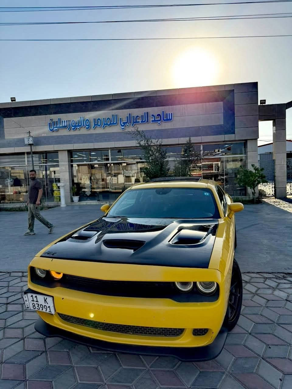 السلام عليكم
للبيع او مراوس باربع بوب چالنجر موديل Sxt Plus 2018 
تو ويل 
رقم بغداد باسمي تحويل ثاني يوم 
فول مواصفات عدا الرادار الأمامي 
 حادثها جاملغ وبنيد 
وبلعراق صار بيها كم قطعه تبديل ف انصبغت حزام 
السيارة حلوه كلش بالواقع  
وجاهزه من كلشي 
 مكينة وكير كفالة  وعليها ادامة كامل
صدر امامي خلفي كامل جديد 
منضومه تبريد (راديتر +كمبريسر) جديده 
باتري جديد 
تايرات تو سايز جديدة 
المواصفات
شاشه جبيره 
ستيرن تدفئة 
حساسات خلفيه
كشنات تدفئه تبريد
كشنات جلد 
فول تحكمات ستيرن
السعر 135$  وبيها مجاال
المكان الديوانية 
الرقم  ***********
***********
 واتس واتصال 
غير متواجد ع الفيس
