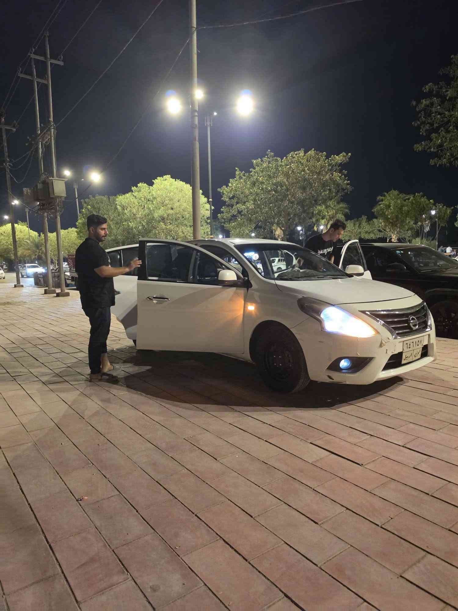 🚘 للبيع نيسان صني موديل 2021

📍 الرقم: أربيل قديم، صارله سنة من ساقط تحويل أو وكالة.
🔧 حادثها قبق الجنة،  
🛠️ الدعامية غير محسوبة.

❄️ تبريد المكيّنة والكير مكفولات.
📋 السونار مرفق بالصور.

📍 مكان السيارة: النجف
💰 السعر: 95 ورقة، قرب السعر أو مراوس حسب القناعة.
📞 *********** مكان السيارة نجف
