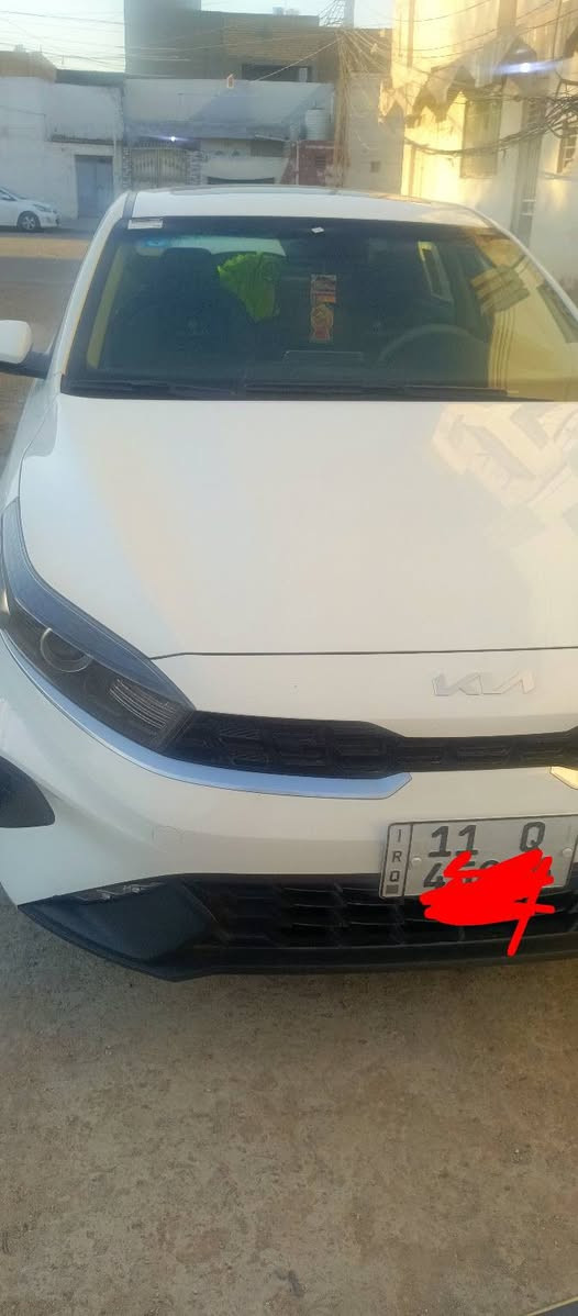 سيارة سورنتو مكفولة شوية بارد 
موديل 24 مكينه 1600
رقم بغداد باسمي موجودة بنجف 
هذا رقمي ***********
