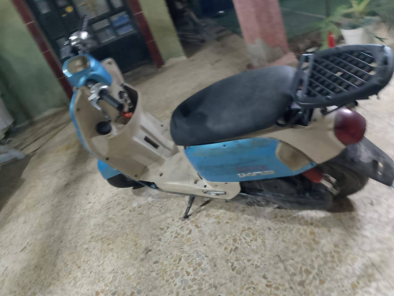 بوليس البيع السعر 550 وبيها مجال حك الجيه العنوان ديالى الخالص الستفسار اكثر ***********
