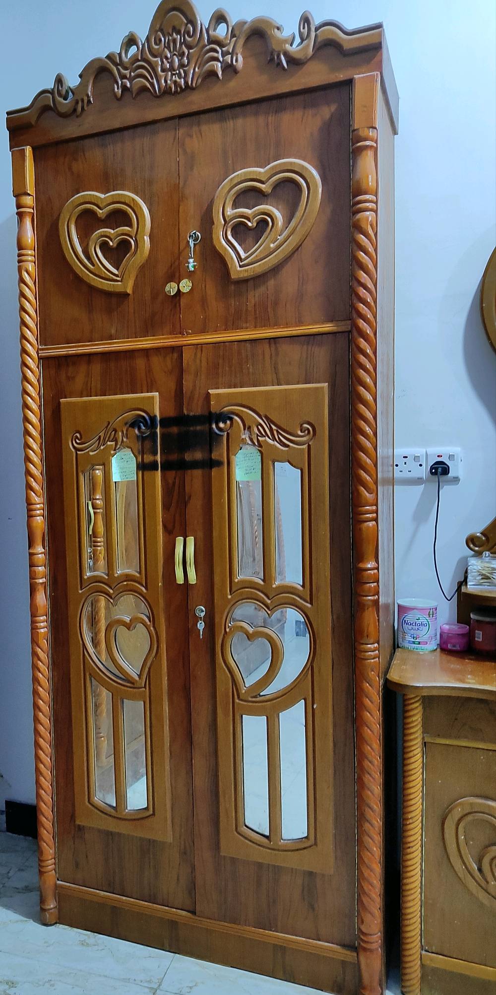غرفه صاج عراقي ماخذتها بمليونين بعدها جديده والله رايدتها بمليون وربع وبيها مجال لشراي العنوان قلعة سكر
كنتورها ابو الطابقين الغرفه كلش جبيره 
 
بيها مجال لشراي 