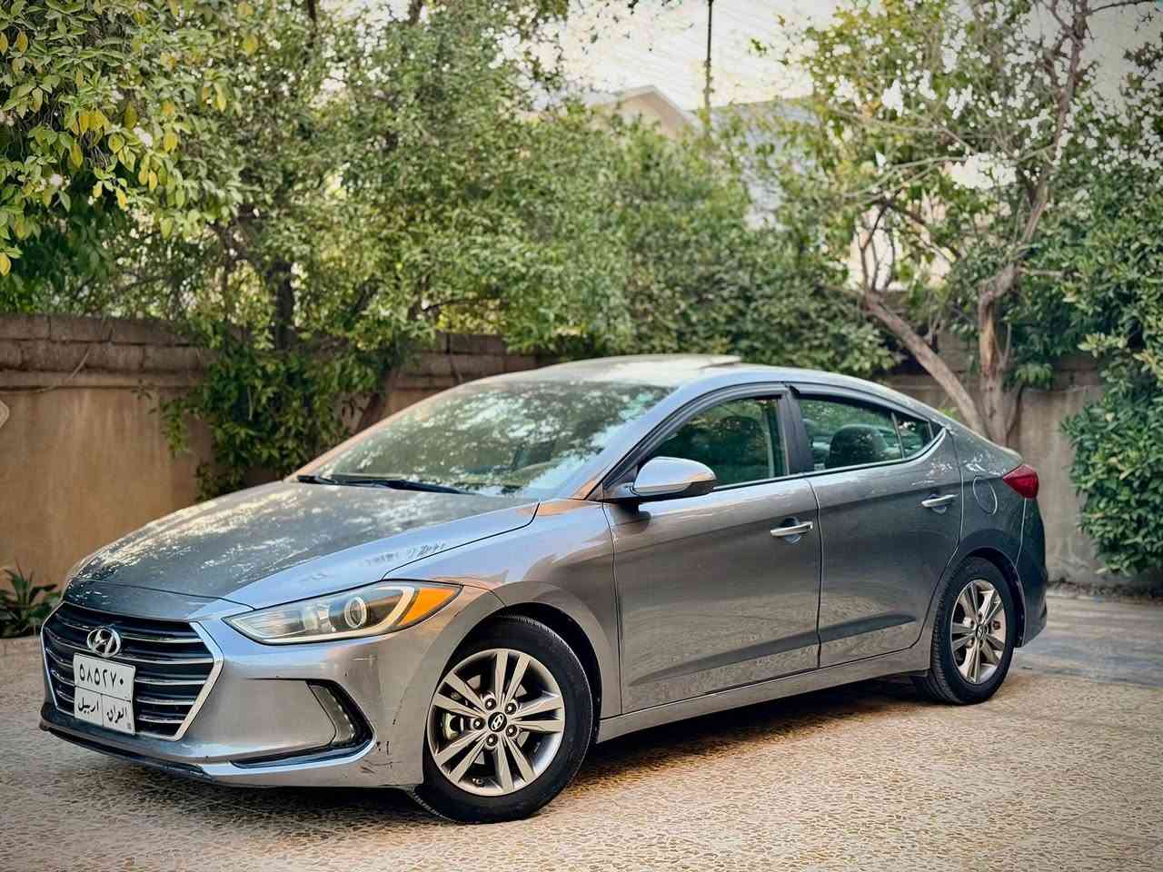 HYUNDAI ELANTRA 2018 | FULL OPTION
 سيارة مال بيت جدا جدا نظيفة
🔹 ماشية 65,000 
🔹 بصمة تشغيل
🔹 فتحة سقف
🔹 تدفئة كشنات
🔹 شاشة كبيرة

🔧 الضرر: بنيد وجاملغ فقط
✅ بدون دواخل
✅ بدون إيرباك
مكان السيارة بالموصل

💵 السعر: 122$
السعر بيه مجال بسيط
للتواصل : ***********
