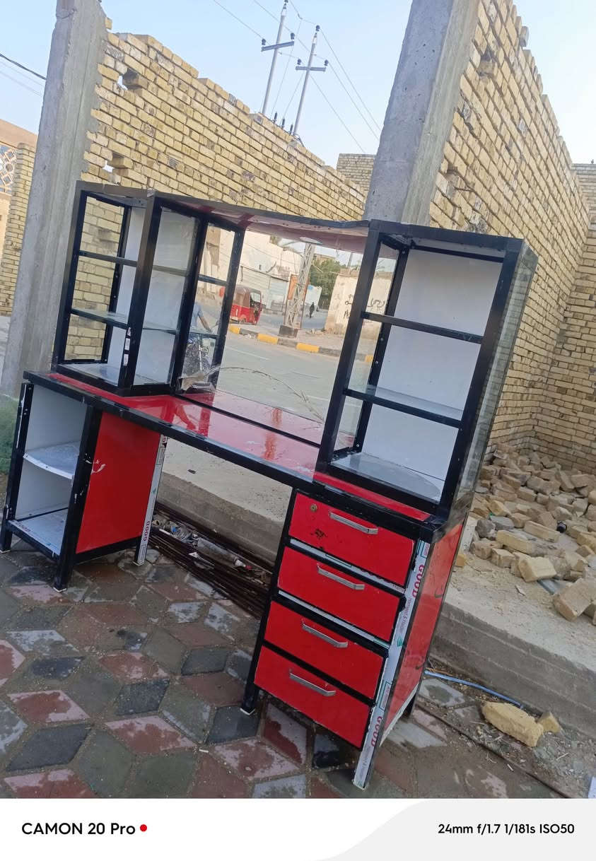 ميز،،ألميوم،،تسكام قوي،،
كوت،،،حي الجهاد،،،‏‪***********‬‏

نص مكتوب في الصور:
- CAMON 20 Pro 24mm f/1.7 1/181s ISO50