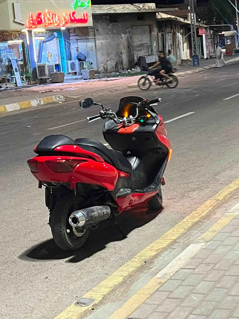 سلام عليكم دراجه فورزه 08للبيع 
الدراجه خير من الله مكينه فول ناعمه 
نواقصه جاملغ خلفي امامي
دهن جديد 
سبب البيع محتاج فلووسه 
للتواصل ***********
او خاص
السعر 600وببه مجال شي قليل
