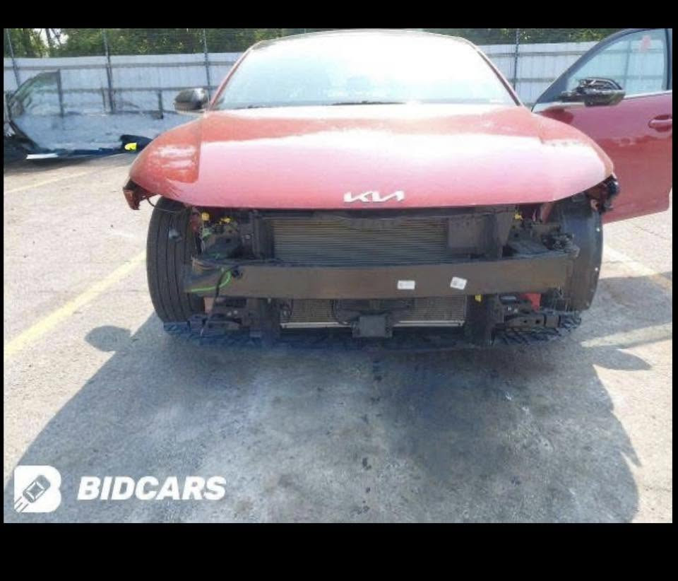 شهداء شهداء شهداء
الفين دوش السياره /K4 gt line 
ب 190 وبيها مجال الي يكول غاليه ماكو بهيجي نظافه 
ماشيه19  الف ميل 
رقم بغداد 
***********
