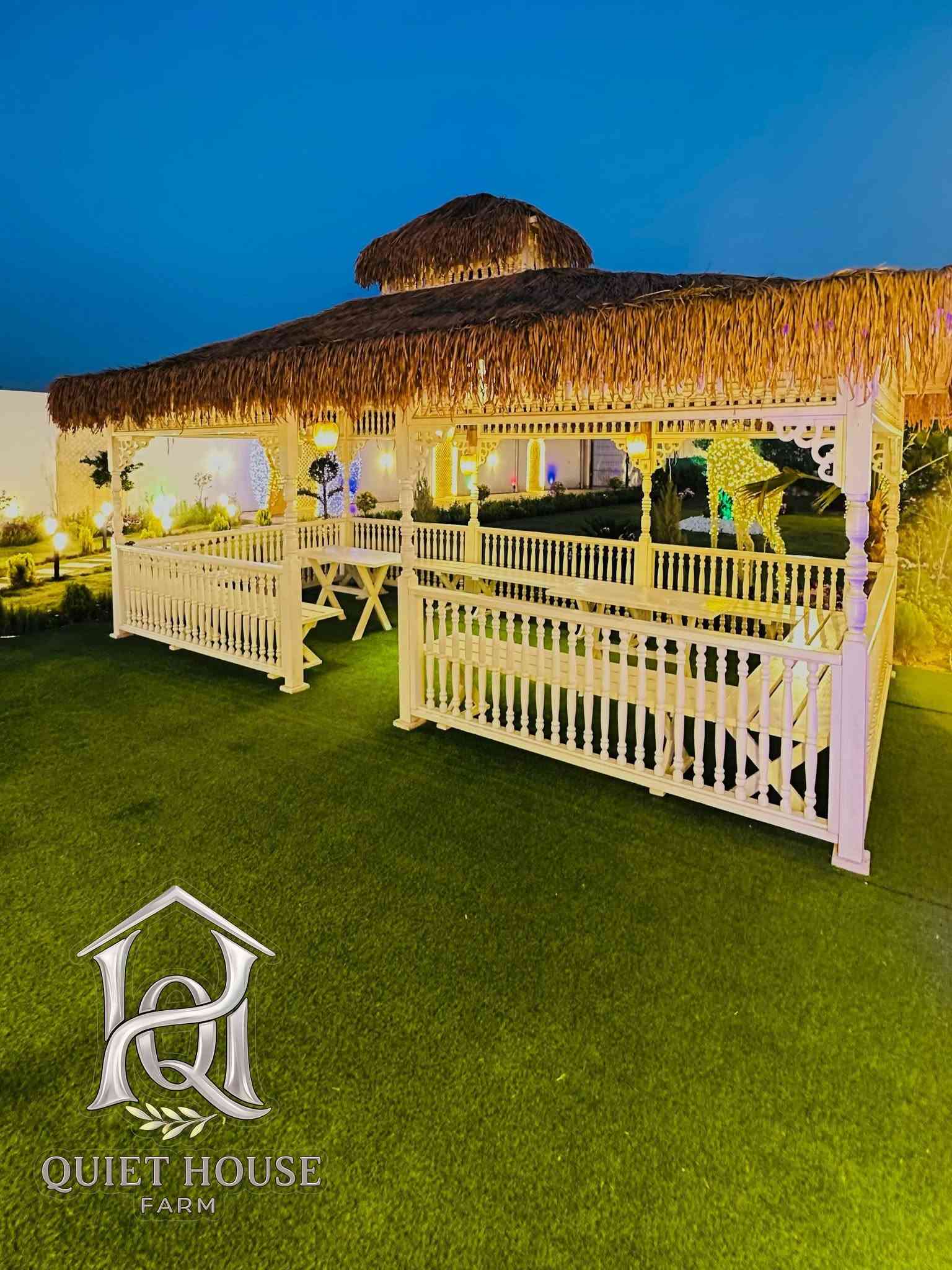 يتوفر حجز خلال ايام الاسبوع 
الموقع البوعيثة 📍 
للاستفسار ***********

نص مكتوب في الصور:
- QUIET HOUSE FARM
- QUIET HOUSE
- FARM