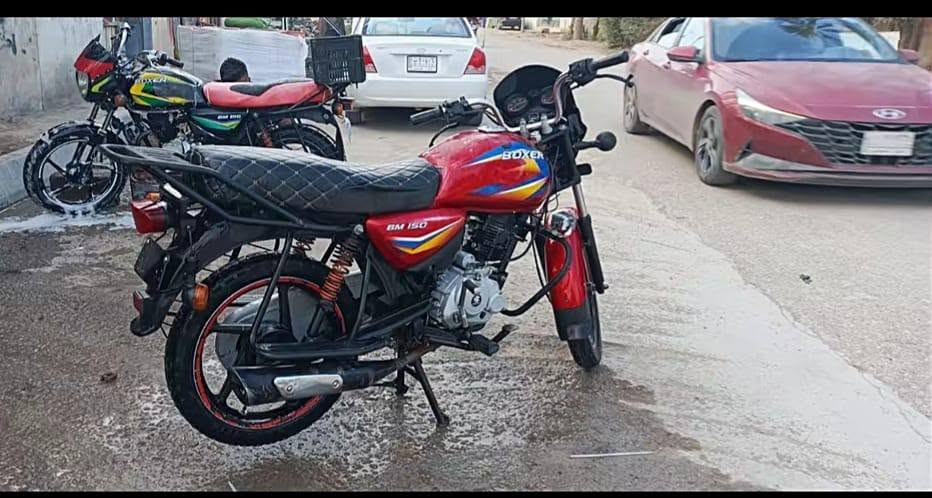 سلام عليكم دراجه بوكسر للبيع دراجه مكفوله كهربائيات كلهه شقاله مكفوله من الجاملق للجاملق ما بيهه نقوصات ماا العنوان بغداد الدوره كراره الرقم ***********

