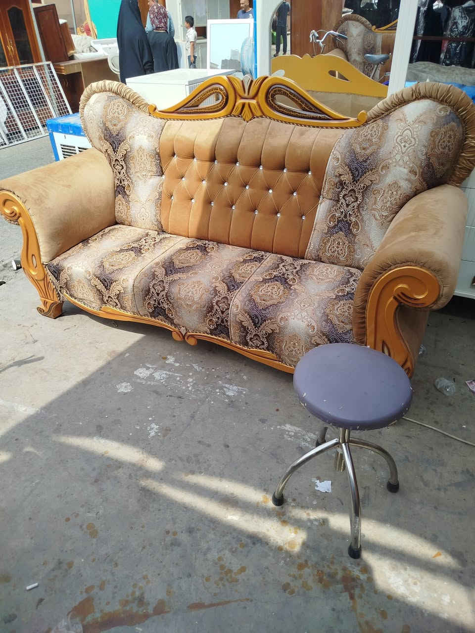 *********** تخم عشر مقاعد نظيف جدا اخو الجديد سعر 600
