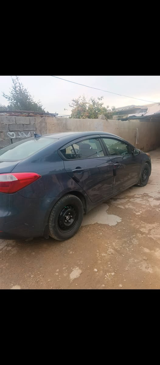سلام عليكم لبيع فورتي موديل 14 امريكيه مابيها لا ضربه ولا صبغ بيها بس بارد مكانات قليله سياره اي نقص ما بيها مكاني بغداد حي لجهاد لسعر 105 واستفسار ***********
