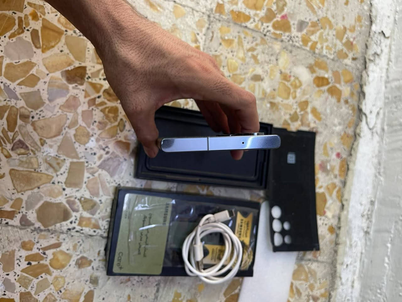 اس ٢٣ الترا الشراق الوسط الغراض كلمله الجهازه مكفوله جديد بس فطر بل شاشه مامثرا عليه التليفون دبل سم كارت 
الذكراه ٢٥٦ السعر ٦٧٥ لف المكان بغداد مدينه الصدر ***********
