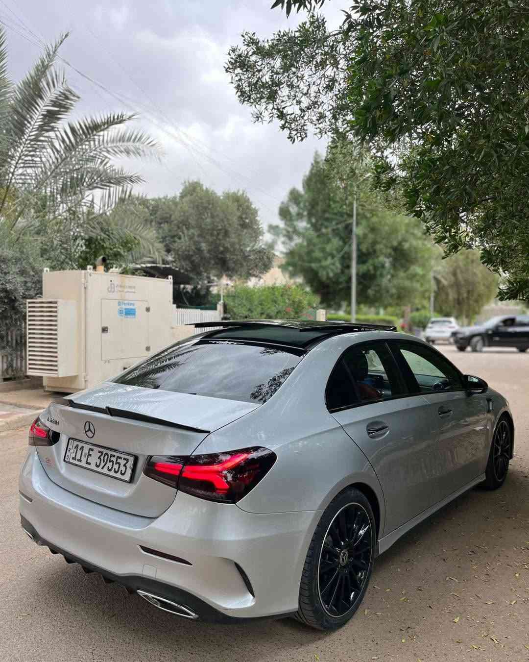 مرسيدس A220 موديل 2022
كلين تايتل وجديد ماشي 38 ميل 
ماكو. هيج سعر ابد

السياره كامله  مابيها نقص برغي 

فول مواصفات 1/1 
تدفئة كشنات 
دشبول جي كلاس
شاشة كبيره 
ابل كار بلاي
اندرويد اوتو 
رادار 360 درجة
فتحة سقف بانوراما
حساس امطار

سعر 🟩 سوي تعليق يصلك 🤖
عنوان السيارة  بغداد 
رقم تلفون ***********
