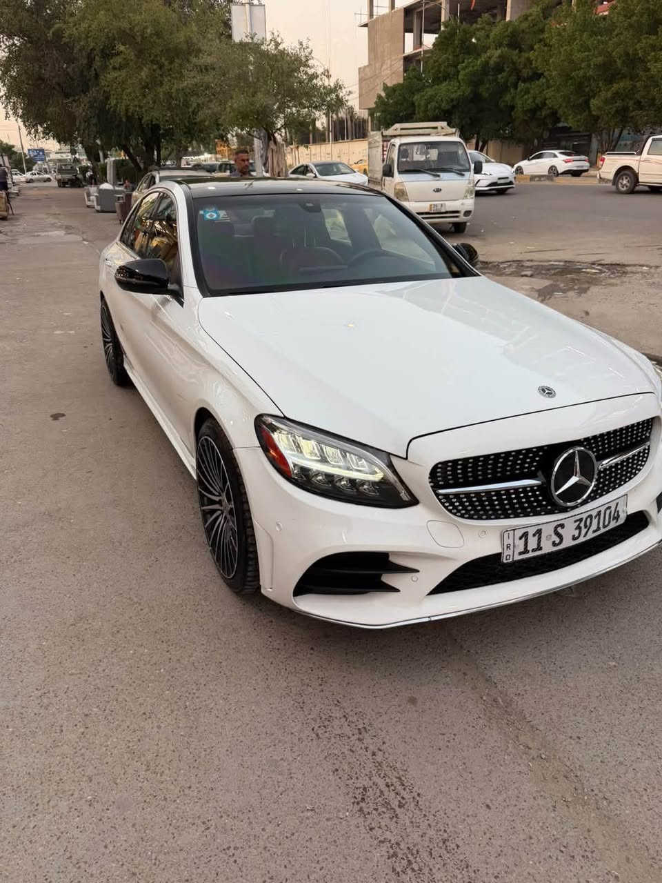 - Mercedes benz c300 4matic 2021
- مارسدس C300 / نايت ادشن / مواصفات فول 1/1 

- موديل 2021 / رقم بغداد
-/
السعر 220 ورقة 

- مكان السيارة / بغداد ، المنصور 

فقط بيع بدون مراوس 

للاتصال واتس اب /*********** 

#المواصفات_الباقية :

* النوع: مرسيدس بنز C300

* الفئة: C-Class Sedan

* الموديل: 2021

* المنشأ: أمريكي

* المحرك: 2.0 Turbo

* عدد السلندرات: 4 سلندر

* القير: 9 سرعات أوتوماتيك 9G-Tronic

* الدفع: 4MATIC دفع رباعي 

* الوقود: بنزين

* سعة التانكي: حوالي 50 لتر

* عدد الركاب: 5

* الشاشة: نظام MBUX

* العداد: Digital Cockpit

* Apple CarPlay / Android Auto: موجودة

* المقاعد: جلد

* التشغيل: Keyless/ زر تشغيل حسب التجهيز

* الإضاءة: LED

* الدفع الرباع

* الدفع الرباعي: 4MATIC

ــــــــــــــــــــــــــــــــــــــــــــــــ
