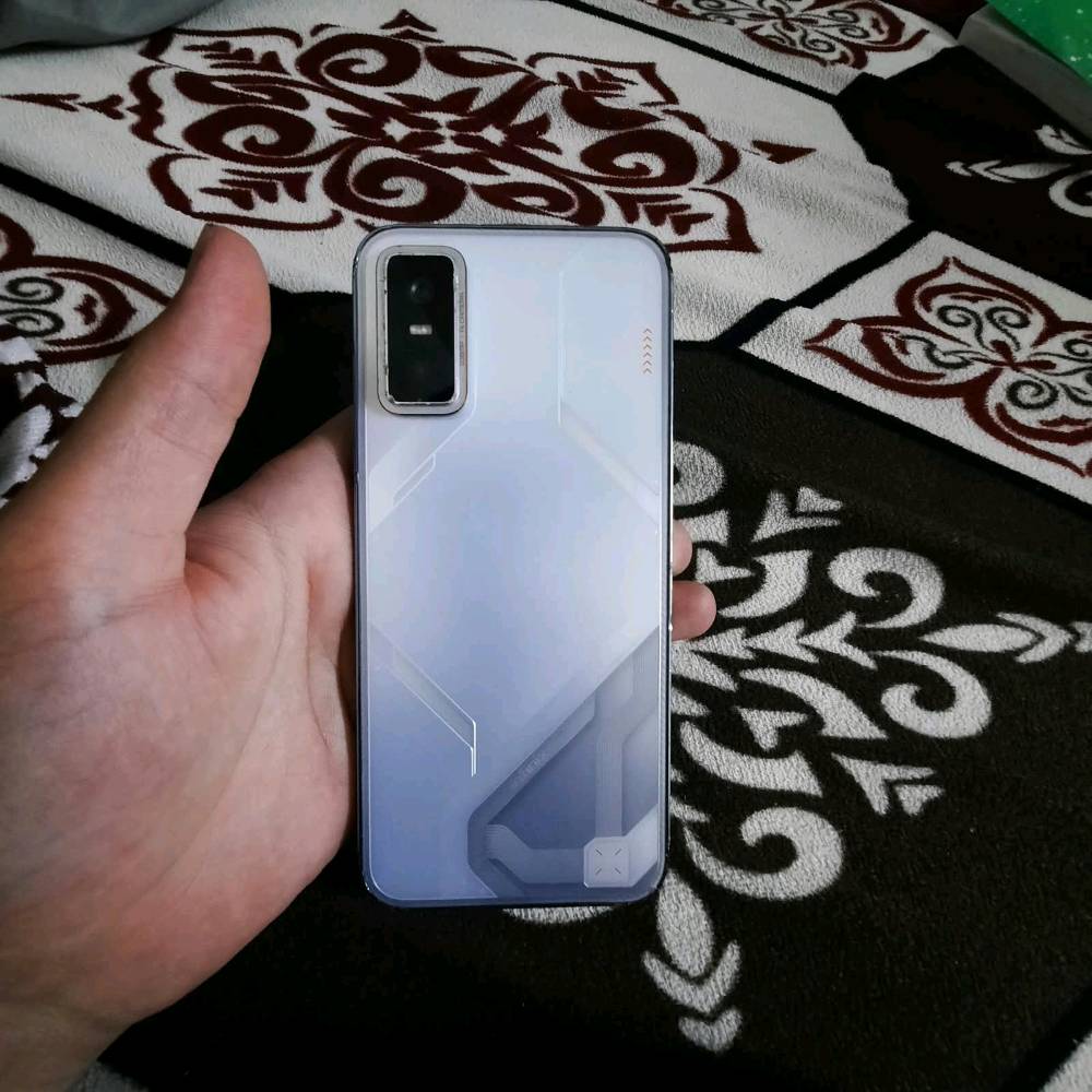 انفنكس GT30 برو • ٢٥٦ • رام ١٢+١٢