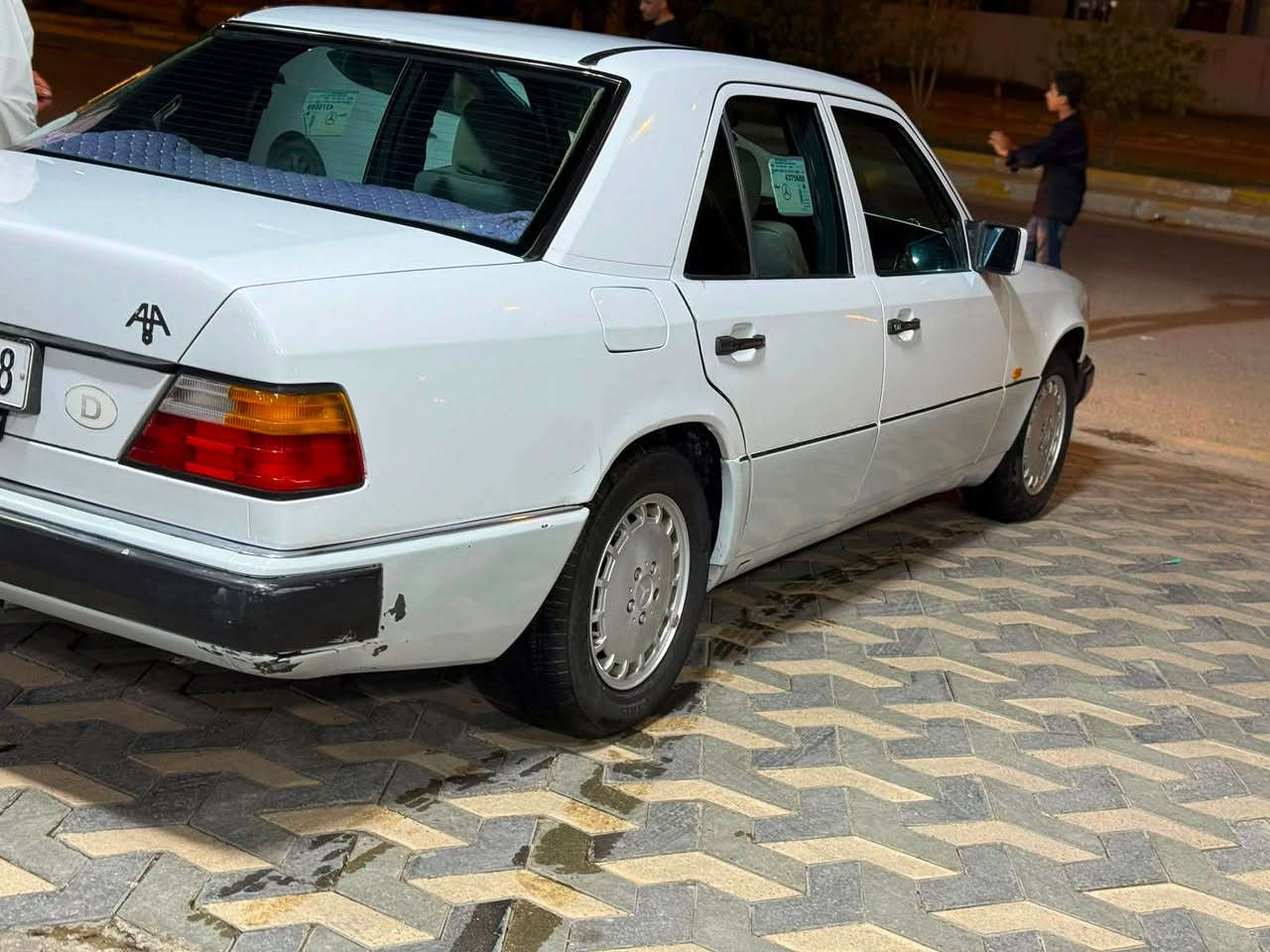 سلام عليكم 
دب مديل 87
بيها صبغات مو صبغ عام 
السياره حلوه وجاهزه على آخر حبايه
تبريد ثلج غرفه حلوه مقذف
السعر 59 وبيه مجال 
***********
