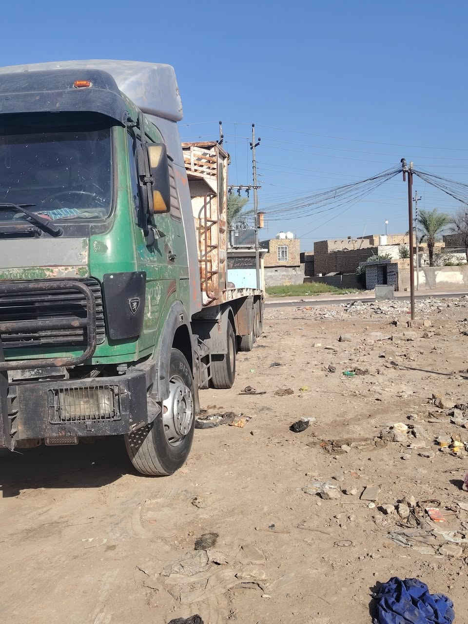 سلام عليكم لبي موديل ٨٨ محرك ستندر لا تنقيص دبل تيربو كير ١٣٠ مكفولات  تخم تاير لاراس دبل شاصي مكفول رقام نكليزي سنويه ل٣١ مربوطه عليه فلات ٣ محاور
السعر ١٥٠ بيهه مجال
لاستفسار ***********
