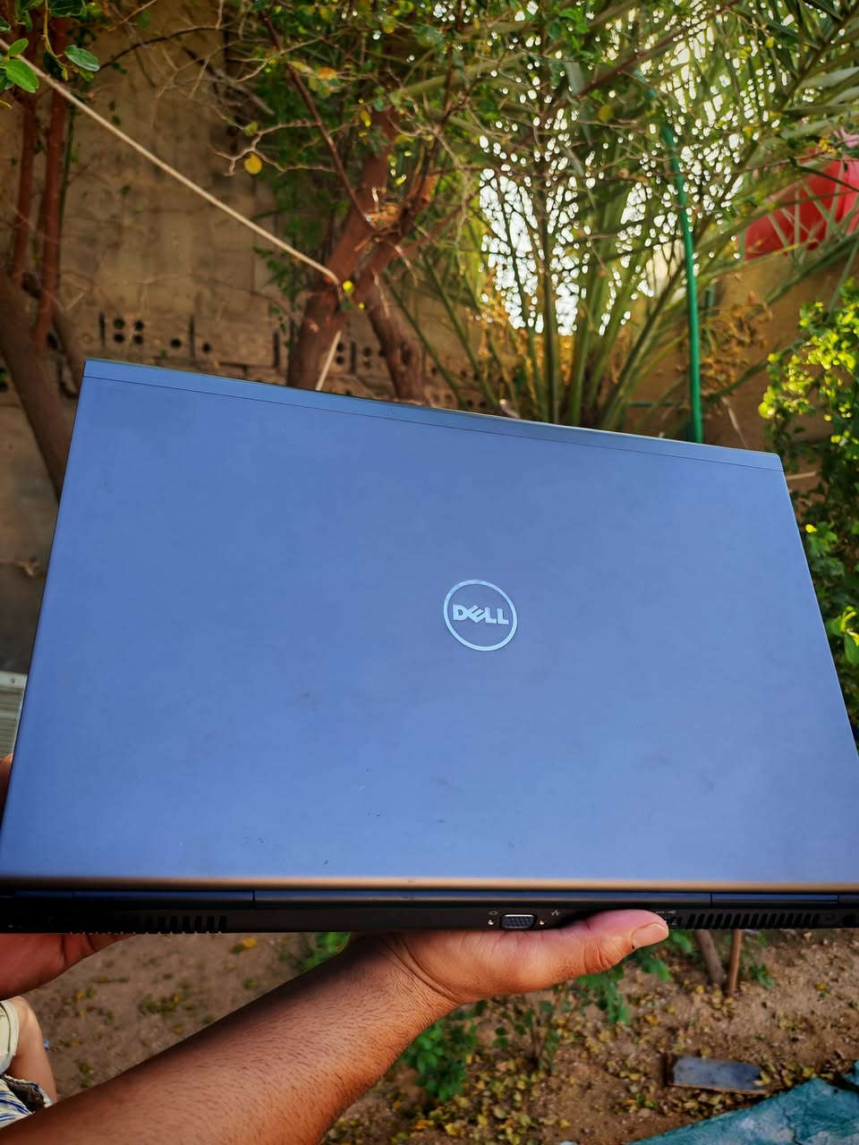 لابتوب نوعية dell كلش نضيف استعمالة فقط دراسة حجم الشاشة 17 بطارية تبقة ساعتين بيها ضمان يستخدم العاب خفيفة كارت شاشة خارجي منفصل ويا شاحنة وجنطة باقي المواصفات بلصورة  مكاني كربلاء سعره 200 
***********
