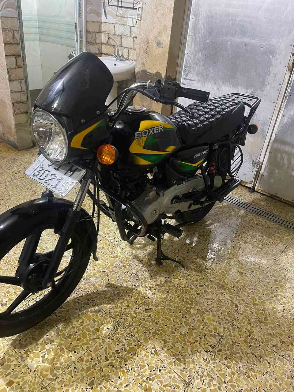 سلام وعليكم بوكسر موديل واحد 21 دراجة بل جيس بس مكينة بية لاستيك ولف متلوية 150 عل تحويل شرط مكاتبة مرورية تحويل ثاني يوم *********** عنوان شعب شارع صحة سعر بدون عملة مليون 250 قفل
