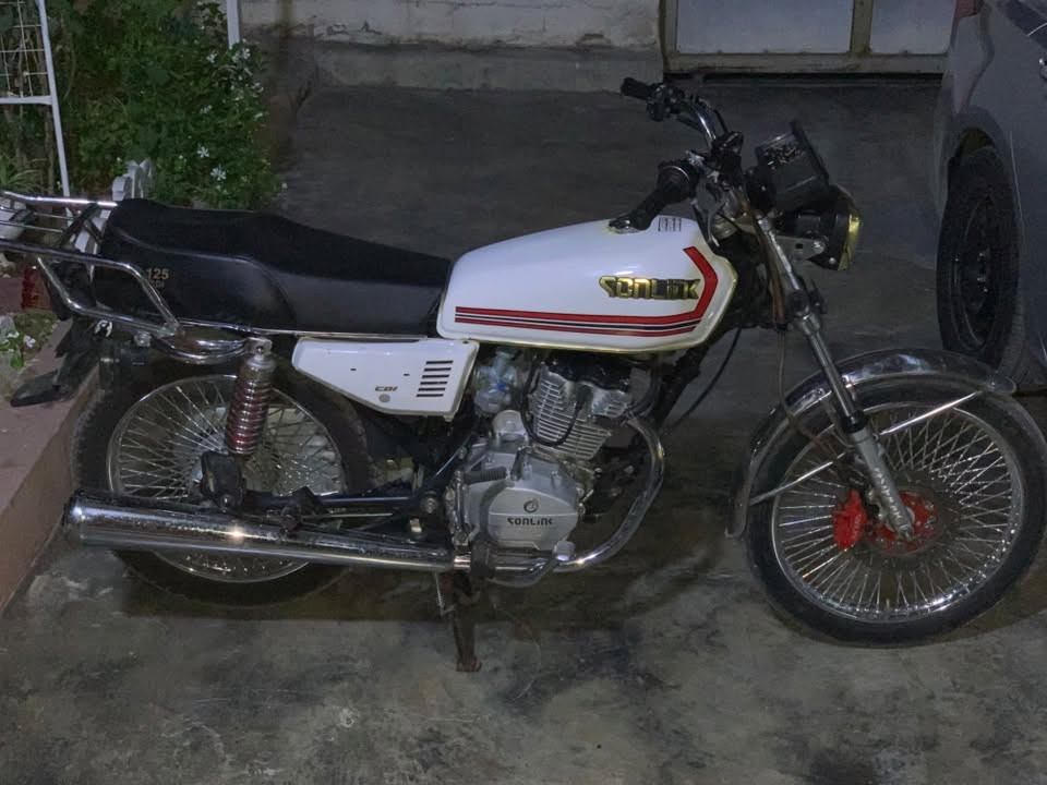 سونيك موديل 23محرك مفتوح بس بشرط شلعه و معدل فول خمسه كير محرك 150 مابي اي نقص كله بشرط سعره 500وبيها مجال رقم واتساب ***********

