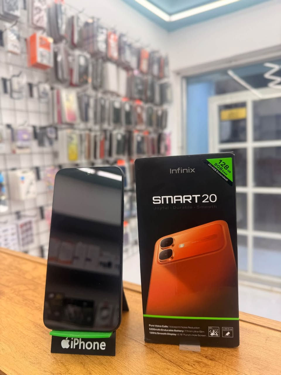 📱 للبيع: Infinix Smart 20 (جديد بالكارتون) 📱
جهاز اقتصادي ممتاز وعملي جداً:
🔹 المواصفات الأساسية:
• الذاكرة الداخلية: 128 جيجابايت
• الذاكرة العشوائية (RAM): 8 جيجابايت (4GB أساسية + 4GB ممتدة)
• الشاشة: بحجم 6.78 إنش بتصميم ثقب للشاشة (Punch-Hole) وبتردد 120Hz لعرض سلس
• البطارية: سعة ضخمة 5200 mAh لعمر بطارية طويل جداً
• التصميم: هيكل نحيف جداً بسمك 7.7 ملم
• الصوت: تقنية Pure Voice Calls لتنقية وتصفية الصوت أثناء المكالمات  
📌 الحالة: جديد بالكارتون مع كافة ملحقاته
🚫 ملاحظة: لا يوجد توصيل
💰 السعر: [ 315,000]
📍 العنوان: بغداد / الدورة / أبو دشير - خلف البغدادي
📞 للتواصل واتساب : ***********

