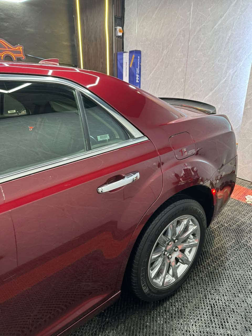 🚘 كرايسلر C300 موديل 2020 🔥
🇺🇸 وارد أمريكي
⚙️ محرك 3600 سي سي

✨ المواصفات:

* بانوراما ☀️
* بصمة أبواب وتشغيل 🔑
* شاشة كبيرة 📺
* كير ماوس
* كشنات جلد مع تدفئة
* وباقي المواصفات المعروفة

💎 حالة السيارة:

* جديدة ونظيفة جداً، استعمال شخصي
* مسويلها إدامة كاملة للكِير والمكينة
* صدر جديد
* تايرات جديدة تخم
* بطارية جديدة
* بدون أي نقص، وجاهزة للاستخدام

📍 الموقع: بغداد
📄 تحويل ثاني يوم
حادث السياره جاملغ وباب فقط قطعه صبغ 
وقطعه تبديل 
📞 للاستفسار والتواصل على الخاص
***********

‭***********
السعر 215 ورقه وبيها مجال اتصل وتدلل

نص مكتوب في الصور:
- en.bidfax.info 9/10/2020 8:41:40 AM 000-28560287 - 10/07/2020 - IAA
