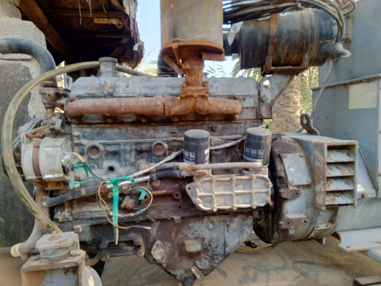 افيكو 104 اصل مولدة بيها تبخير بي ما تنقص راس تولد 80kva سعرها مناسب للتواصل ***********
