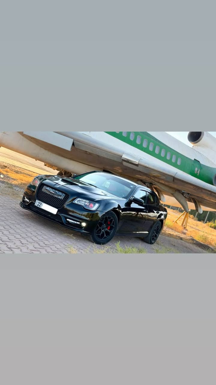 للبيع كرايسلر اوباما
موديل 2012  S محدث 23 
تحديث يخبل 
بنيد srt
ماشية 125 الف فقط فقط 
السيارة رقم اربيل الجديد وهزه وبراد كلها جدد فقط تحول تريد وكالة تريد تحويل 
مكينة 3600 بانزين عادي 
كير طيارة 
السيارة S بدون بنوراما 
فول مواصفات ماعدى البنوراما 
السياره حتى تبريد وتدفئه بالقاعدة الاكواب 

السياره عليها اضافات هواي 
1- سقف روز رايز
2- اناير محيطية 
3- جميع القطع الداخلية كاربون فايبر 
4- السيارة داخل احمر S
5 منضومة زنون وعدسات متغيرة الوان 

السيارة شرط اي كلوب بالدشبول مامشتغل وعليها ادامة كاملة ترايك وين ماتريد 
شرط كير مكينه تبريد صدر بالجيس 
تخم تاير جديد 
مصروف عليها هواي السيارة 
.......................
السيارك حادثها فقط دعامية امامية وجاملغ الحافة  
هنا بالعراق بسبب الجراد ! نصبغت بيها قطع ابيع حزام علمود ماتعب احد حزام اكسر بسيارتي 
صور الحادث بالمنشور 
تبريد ثلج 
والسيارة مصروف عليها وبالخير علياخذها والي يشوفها متناسبة ربي يرزقك بالاحسن من عدها 

السعرر. 147 
المكان بغداد الاعضمية او الكريعات 
***********
