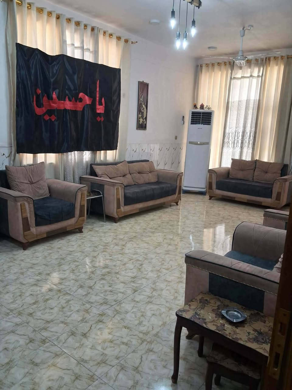 🏡 دار للبيع – فرصة مميزة

📍 الموقع: قرب مرقد العلوية شريفة

نوع السند: طابو زراعي

مساحة الأرض: 540 م

البناء الصافي: 225 م

البناء: حديث

مواصفات الدار:

غرفتان:

6×4 م

5×5 م

مطبخ 6×4 م

صالة 8×6 م

هول 7×4 م

كلدور 5×4 م

مجمع صحيات داخلي وخارجي

كراج

حدائق

ممرات تحيط بالبيت من جميع الجهات

💰 السعر: 170 مليون دينار وقابل للتفاوض.

📞 للاستفسار والاتصال:***********
