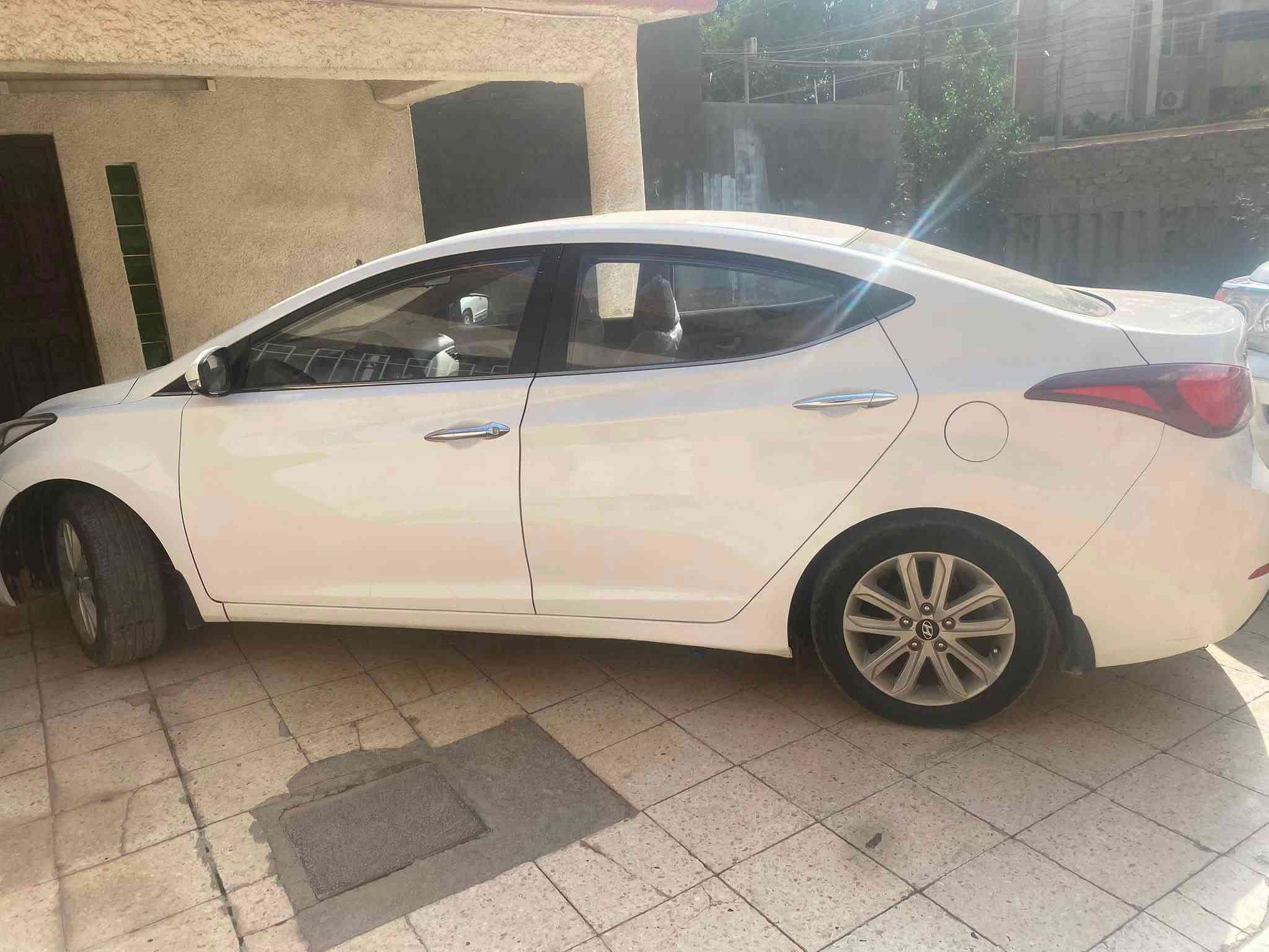 سلام عليكم النترا ٢٠١٥ فول موصفات بيها باب السائق مبدل وطخا بقبق الجنطه السياره باسمي ١١٨ وبيه مجال هذا رقمي ***********
