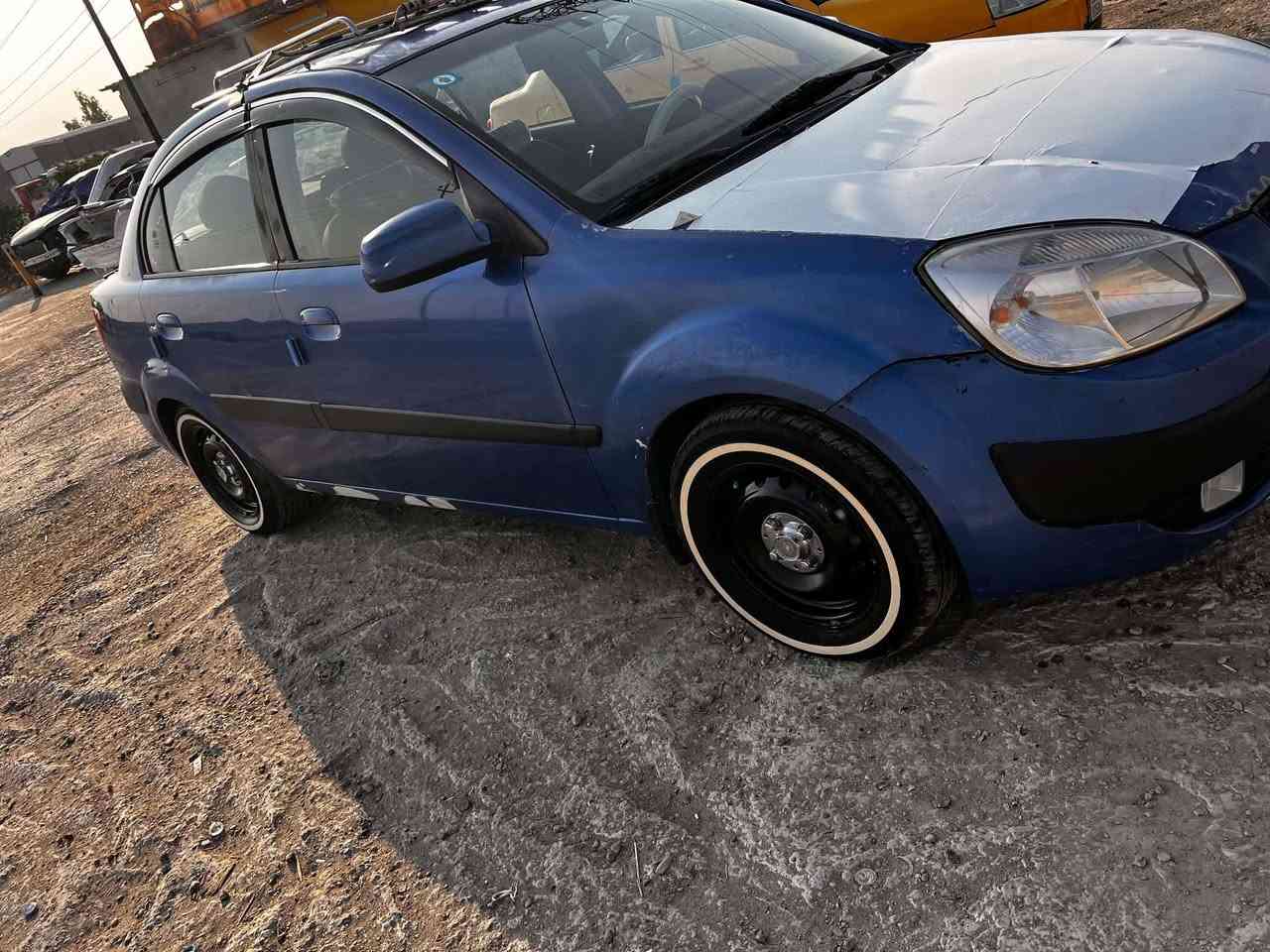 ســــلام عليكم كيا ريو  موديل 2006 وارد كندي مكينه كير خير من الله  محرك 1600  تبريد عاطل  تخم تاير جديد سياره جاهزه من كلشي  رقمه بغداد انكليزي 
اني مكلف بل نشر رقم صاحبه ***********
سعره 66 وبيه مجال ل طيبين
