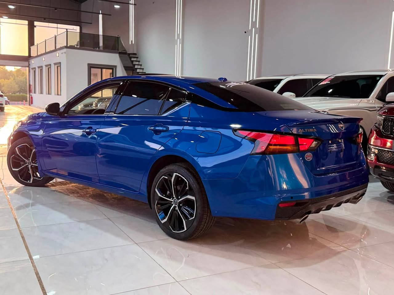 🔥 نيسان ألتيما SR Plus 2025 🔥
ماشيه 2 الف فقط يعني زيرو 
🚘 المحرك: 2.5 
⚙️ الجير: Xtronic CVT
🏁 الدفع: AWD
💺 مقاعد رياضية بتصميم SR
🖥️ شاشة وسطية مع أنظمة ترفيه واتصال
📱 Apple CarPlay وAndroid Auto
🔑 تشغيل بصمة ودخول ذكي
💡 إضاءة LED
🛞 ويل رياضية خاصة بفئة SR
📷 كاميرا خلفية وأنظمة مساعدة للسائق
❄️ تحكم أوتوماتيكي بالمناخ
🛡️ أنظمة أمان ومساعدة متطورة

والأجمل بالـ SR Plus هو التصميم الرياضي: واجهة هجومية، جنوط سبورت، داخلية مرتبة ومقاعد تعطيك إحساس رياضي وفخم.
الصبغ ربع صندوق وجاملغ خلفي فقط 
بدون ارباك والحادث جداً بسيط 
بدون رقم تترقم جميع محافظات كردستان 
المكان اربيل 
السعر 175$ وبيها مجال 
للتواصل : ***********
